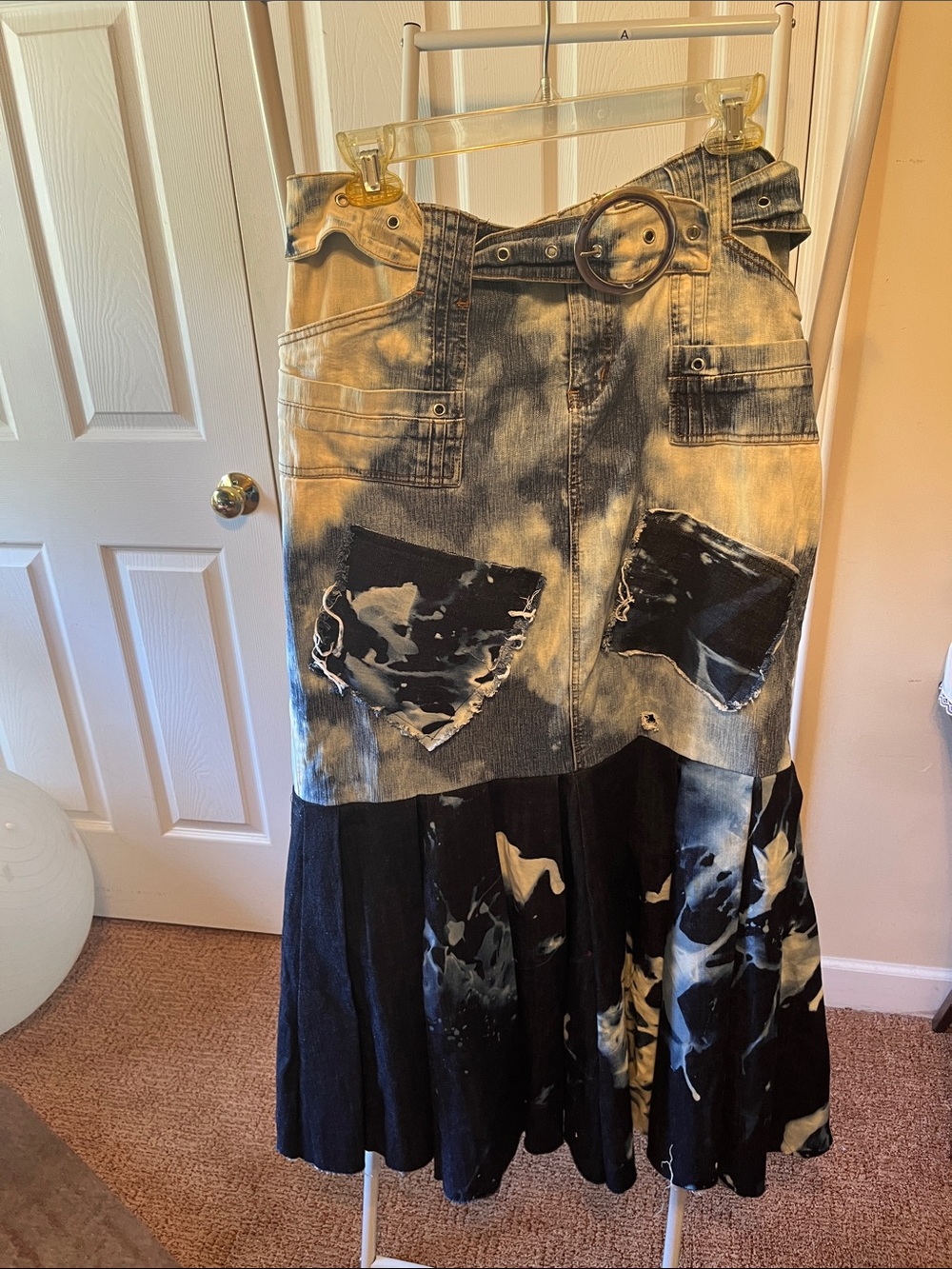 Tie-Dye Two-Tone Maxi Skirt with Belt Detail in Black and Cream size 13/14 W18”